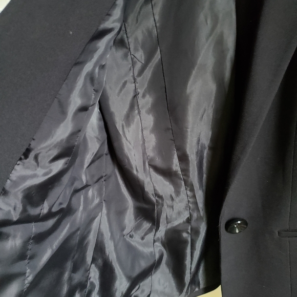 Classic Black Kasper Blazer - Picture 3 of 5